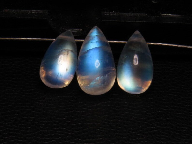 3 pcs Best Quality Rainbow Moonstone Blue Fire Cabochon Tear Drops Size 9-10 mm