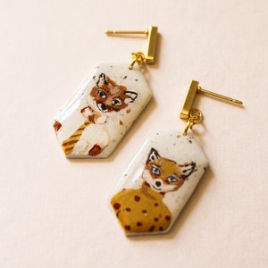 Ash and clay earrings top