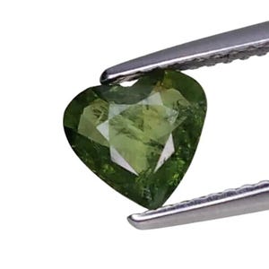 NATURAL SAPPHIRE_ 1.47Cts & 7.2x6.9x3.1 mm _ Sapphire Gemstone / Natural Green Sapphire Heart Shape Loose Gemstone's / Ring / Jewelry