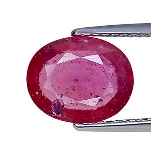 Natural Pink Red Ruby Gemstone: 3.320 Cts  Oval, Mozambique