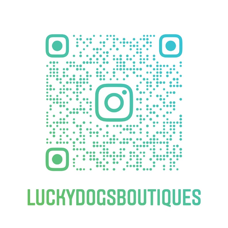 Może przedstawiać: Zielono-niebieski kod QR Instagrama z tekstem "LUCKYDOGSBOUTIQUES" poniżej.