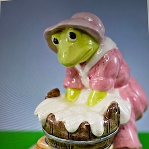 Vintage Washerwomen Toad from The Wind in the Willows -Made by John Beswick for Royal Doulton - Limited Edition