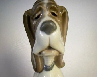 Vintage NAO by Lladro Seated Bloodhound Dog - 1982 (Retired)