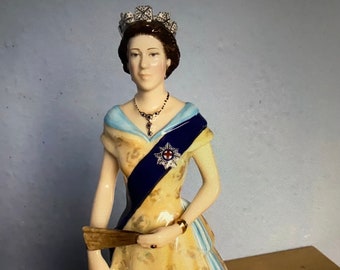 Royal Worcester HM Queen Elizabeth II Limited Edition Figure - Diamond Jubilee - Original Box - Mint Condition