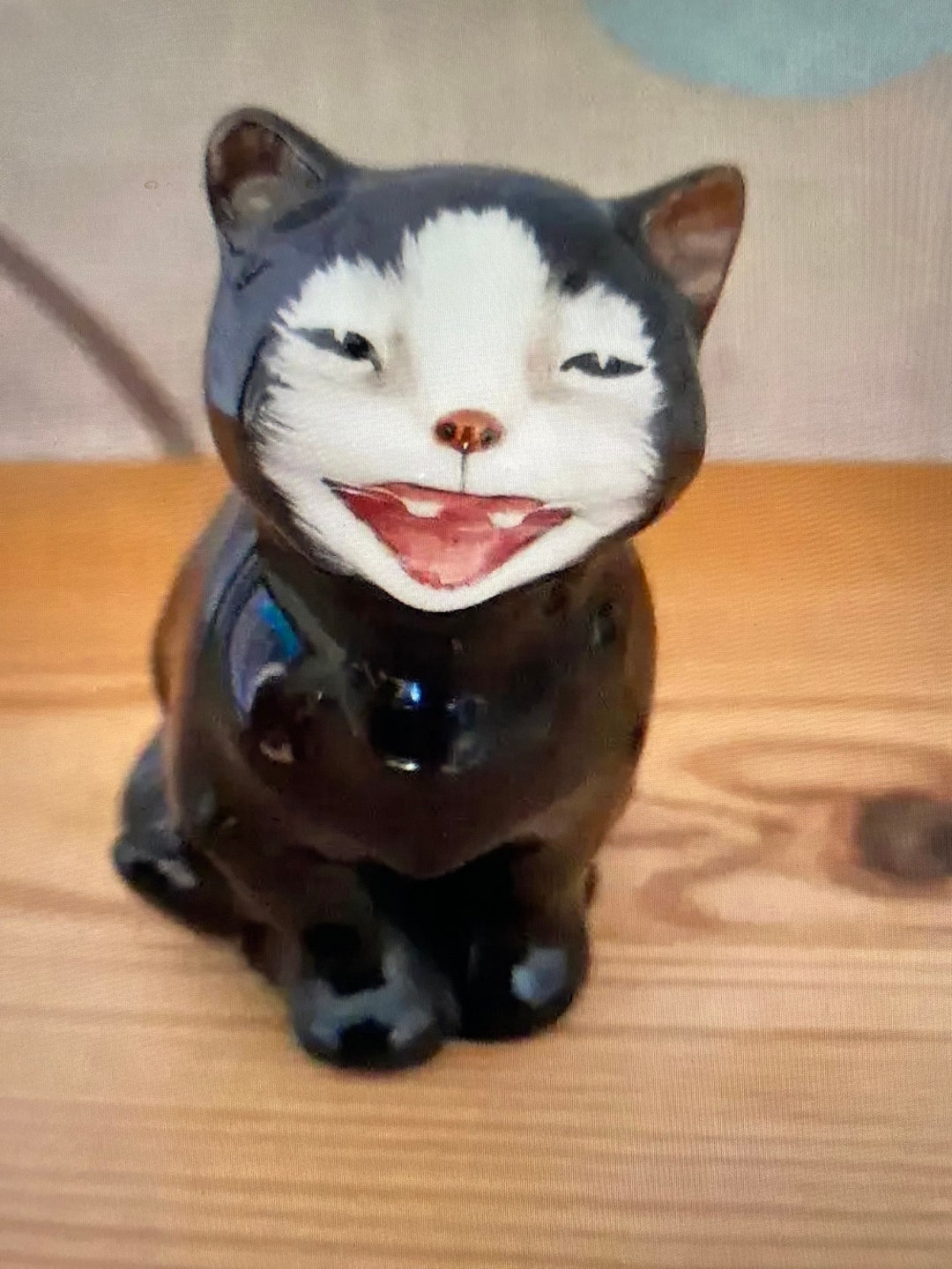 ロイヤルドルトン（猫の置物） ヴィンテージ ロイヤルドルトン ラッキー 座った猫の置物 Ooloo