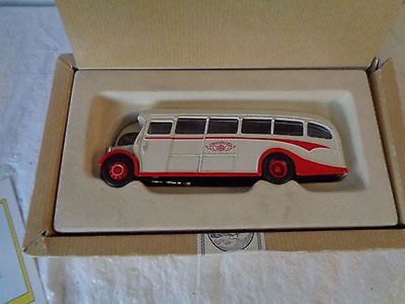 corgi diecast buses
