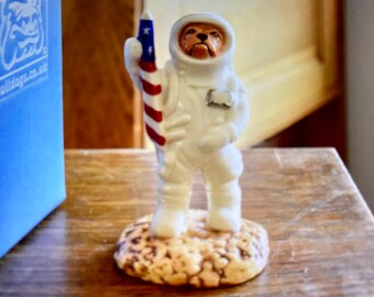 Figurine d’astronaute vintage peinte à la main