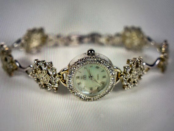 RARE Brooks & Bentley Ladies Fully Hallmarked Silver Quartz Watch with sparkling diamanté detail - Simply Stunning