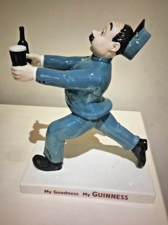 Vintage Coalport ZOOKEEPER GUINNESS FIGURE - Boxed - Limited Edition - 0460 out of 1200.