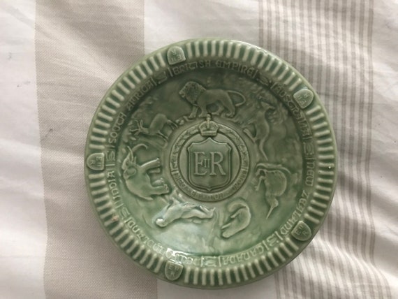 Vintage Wade Dish - Commemorating The British Empire - in mint condition  - 1953