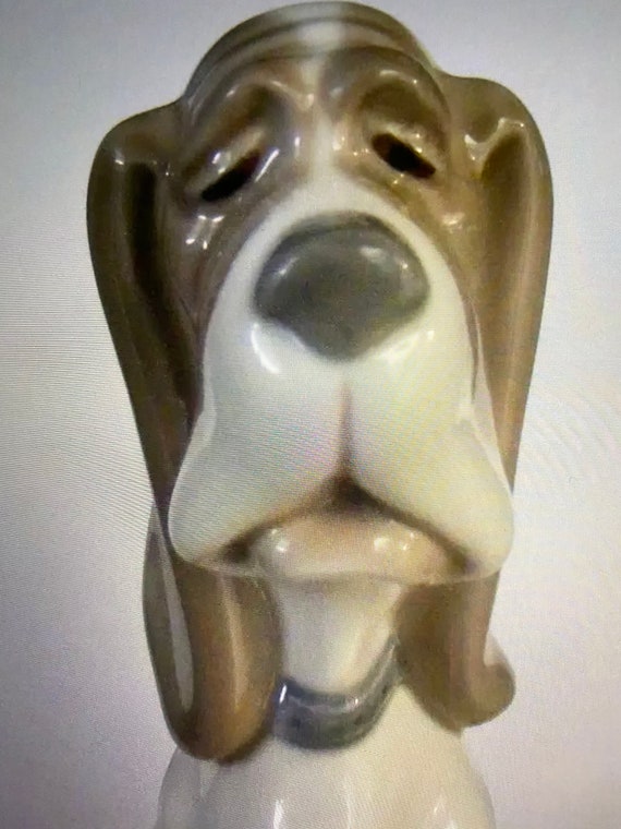 Vintage NAO by Lladro Seated Bloodhound Dog - 1982 (retired) - Etsy