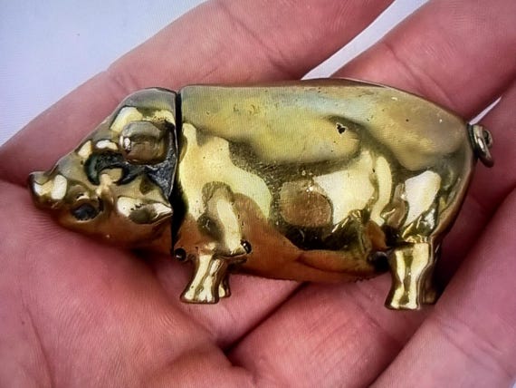 Vintage Novelty Brass Vesta Case Shape Of A Pig - A lovely character….