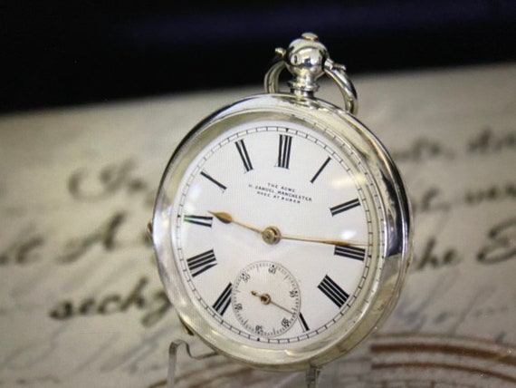 kinetic charging watch