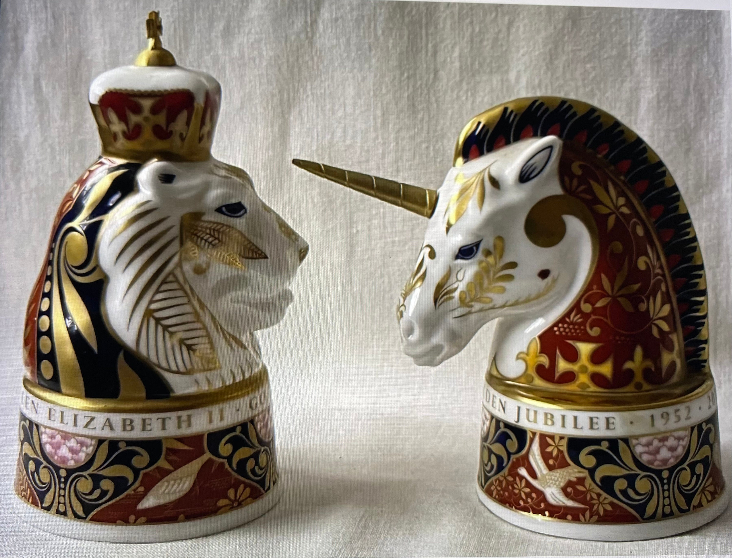 Vintage Royal Worcester Lion And Unicorn Celebrating Queen Elizabeth II