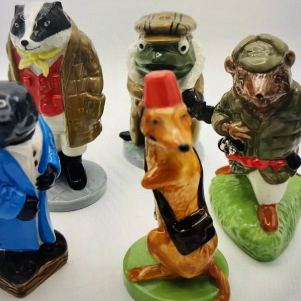 Iconic Wade Wind in the Willows Figurines - Set 5 Figurines - Ratty, Toad, Mole, Weasel, Badger