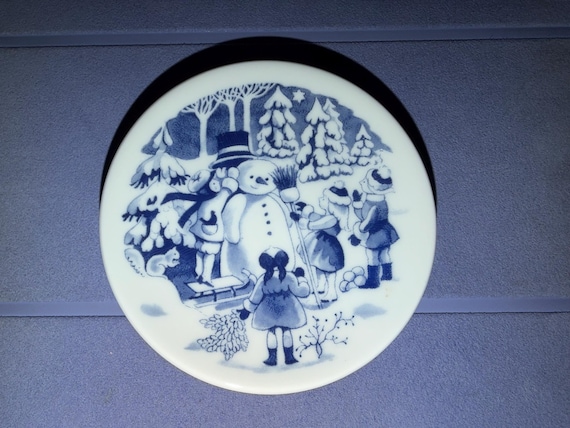 Vintage Royal Copenhagen - Denmark - Children’s Christmas Collection Plate -1999