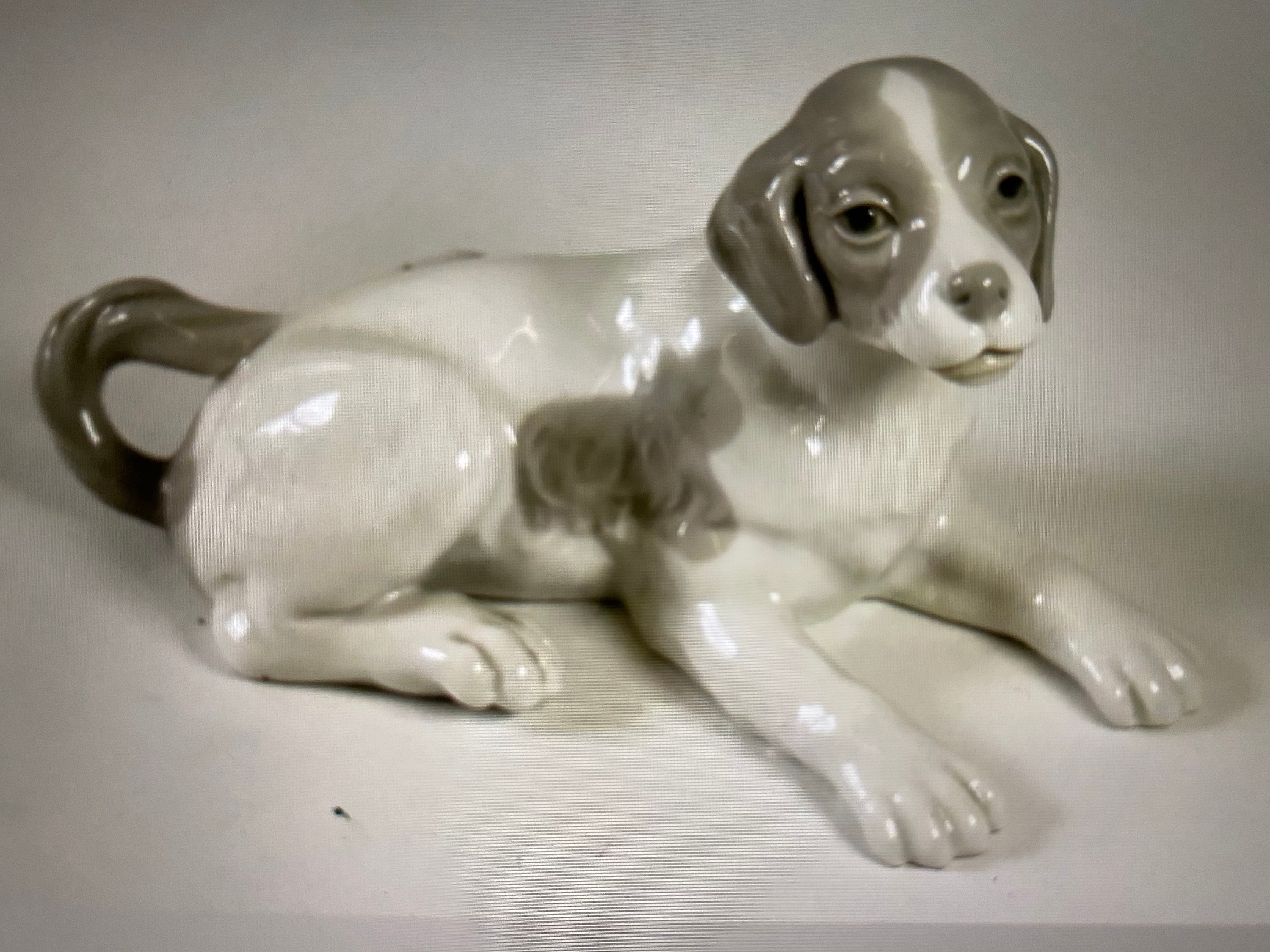 Vintage NAO (by Lladro) Puppy Dog Figurine - Excellent Condition.