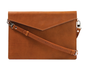 Leather bag for MacBook/iPad made of Environmental sustainable Italian full-grain vegetable-tanned leather with adjustable strap and zipper