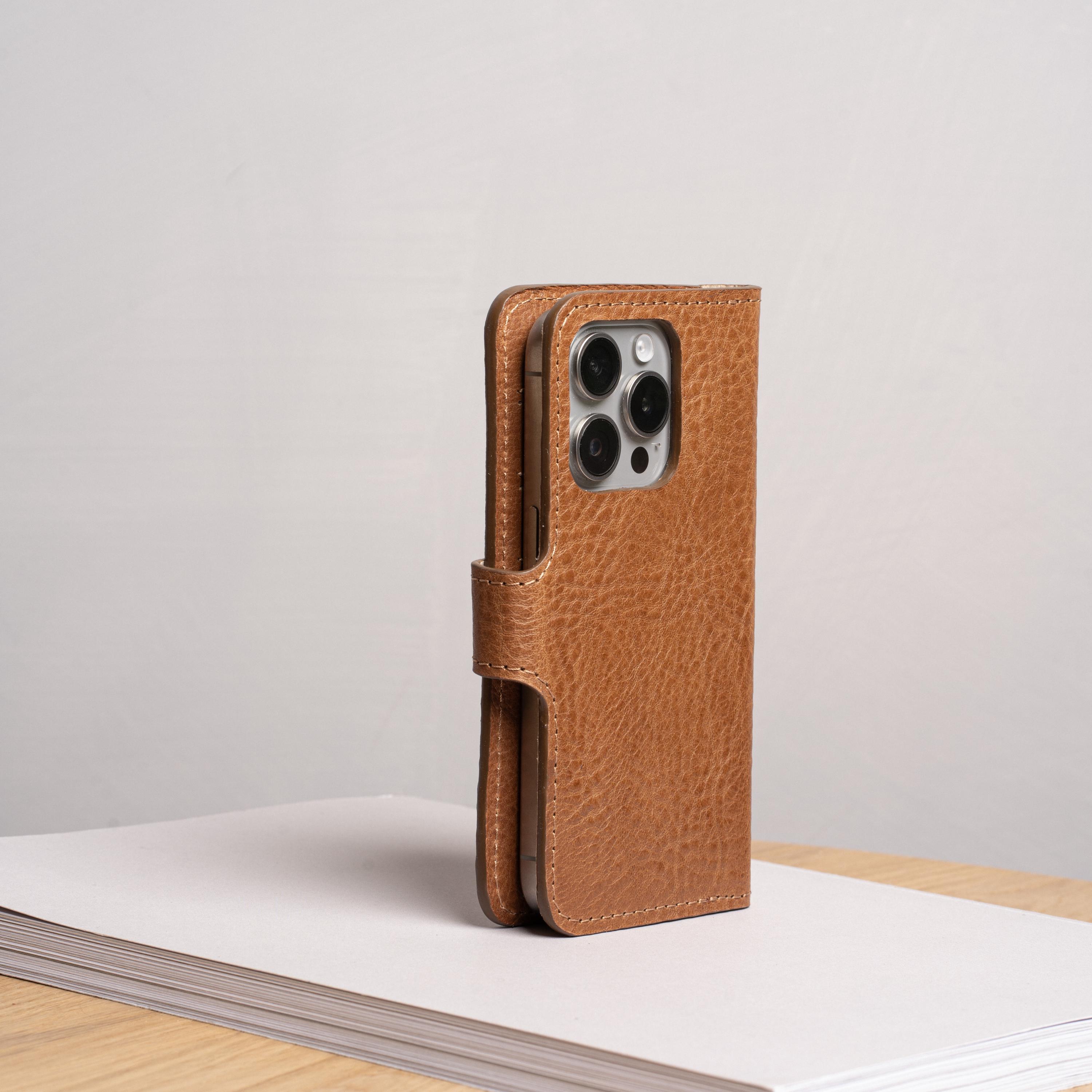 Le Pelle - Handcrafted Italian Leather Card Wallet - [Compatible With MagSafe] - [Slim And Strong Magnetic] - [2-Card Holder] - For IPhone 16/15/14/13/12 Series - Emerald Green