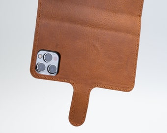 SALE - MagSafe folio wallet for iPhone - Vol. 4.0, crafted from premium Italian leather