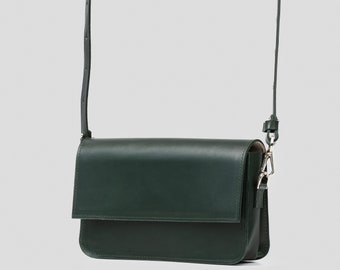 Classic Leather Shoulder Bag with Adjustable Strap - Timeless Minimalist bag | carafted from Italian enviromental friendly leather