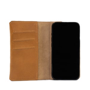 top reted iPhone folio case wallet made from premium Italian leather in camel light brown color with strong MagSafe attachment from official supplier