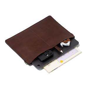 en cuir pour iPad et MacBook - The Minimalist 4.0 | avec bandoulière | Fabriqué à partir de cuir tanné végétal italien de qualité supérieure
