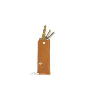 Italian Full-Grain Key Case for AirTag: Hidden Pocket, Minimalist Desig (4 Keys)