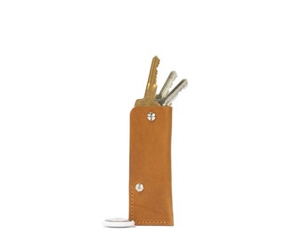Italian Full-Grain Key Case for AirTag: Hidden Pocket, Minimalist Desig (4 Keys)