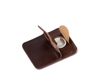 AirTag card wallet with hidden pocket to fit inside Apple's airtag, crafted from full-grain Italian leather