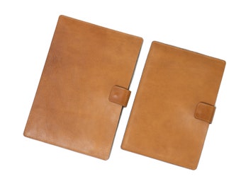 Leather Sleeve for MacBook and iPad with zipper pocket, crafted from premium Italian full-grain vegetable-tanned leather