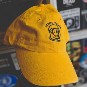 Ciencia ficción - Retro Spanish Science-Fiction hat (+ free shop sticker)