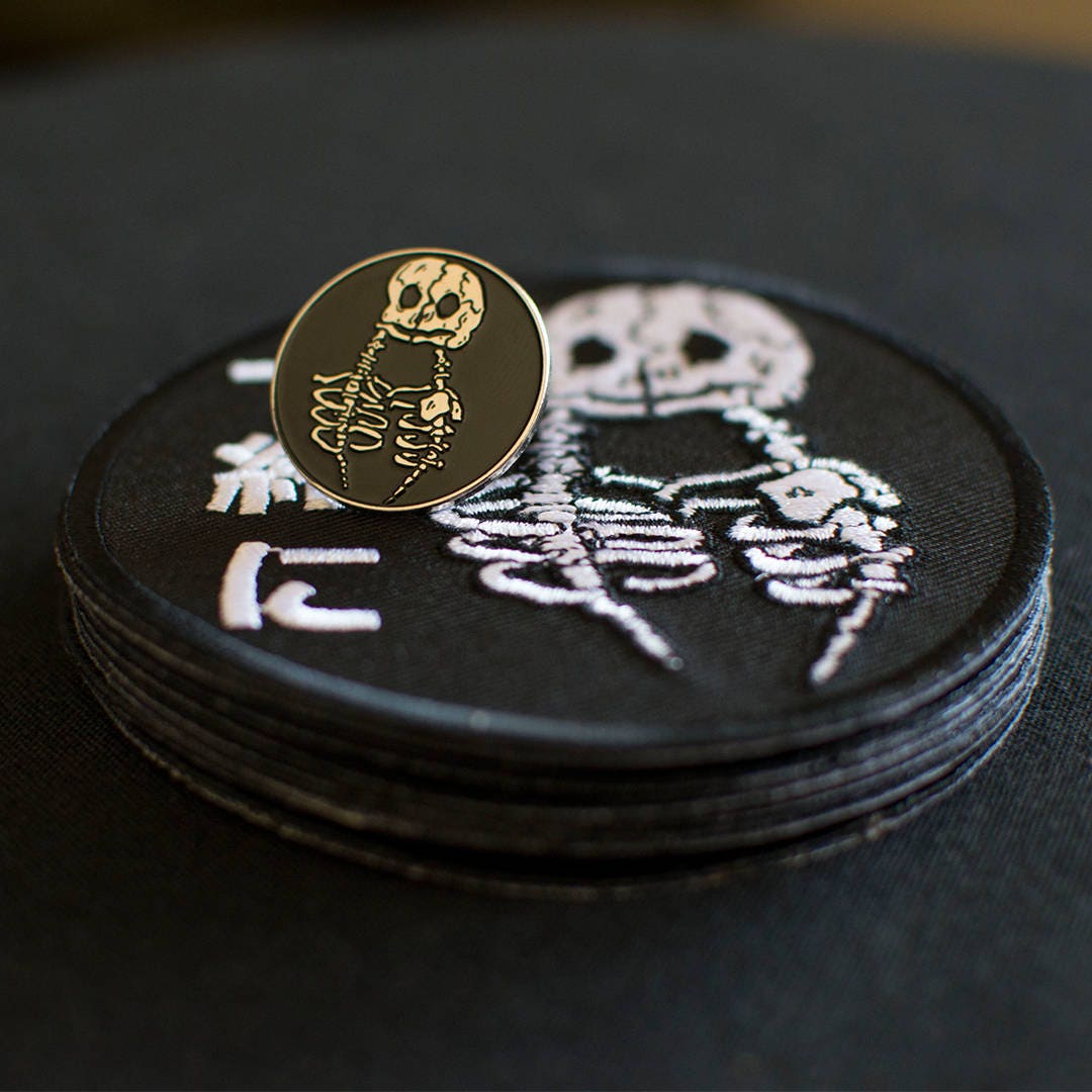 Oddity Patch Rome Medical Oddity patch - 一緒に (together) - Iron on - 3.5 x 3.5 (8.89 x 8. ...
