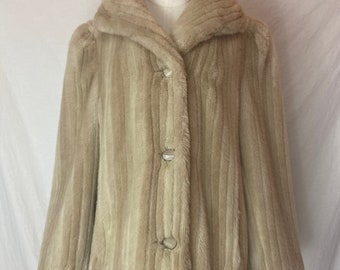 1970s Blonde Faux Fur Ribbed Glam 40s-Inspired Coat Grandella by Sportowne
