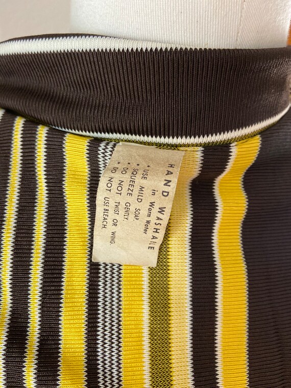 1970s Mod Stripe Knit Dress, Zip Front Collar - image 8