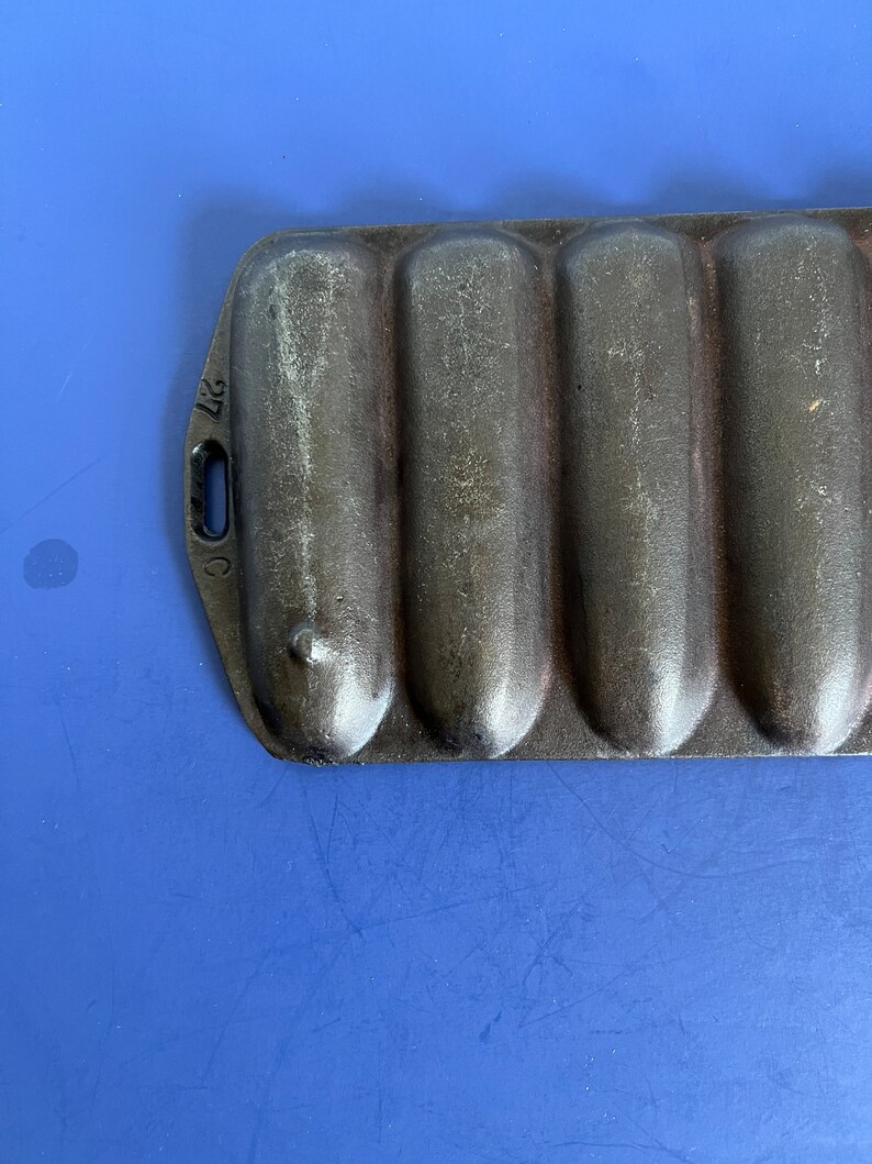 Lodge 27C Cast Iron Cornbread Corn Stick Muffin Pan 7 Ears Etsy