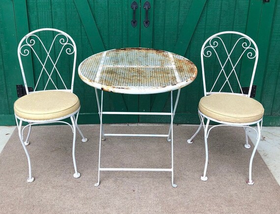 Bistro Table And Chairs Folding White Chippy Paint - Iron Garden Furniture Paint Bistro Table And Chairs Folding White Chippy Paint - Iron Garden Furniture Paint
