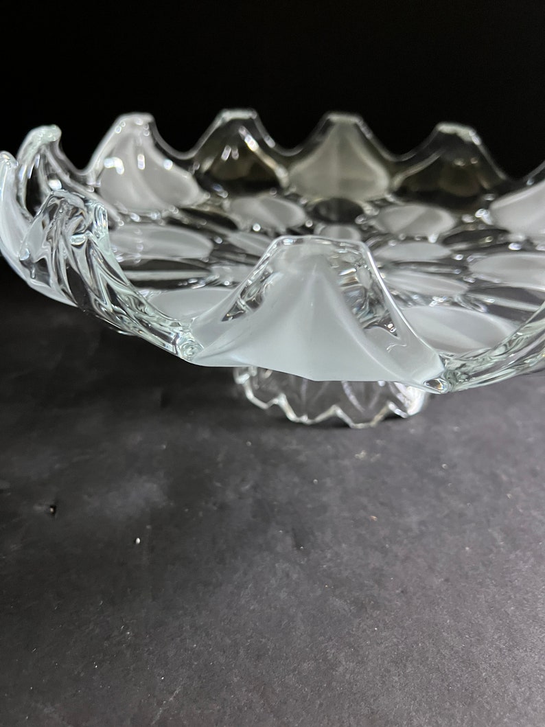 Mikasa, Crystal Serving Dish, Sunflower Pattern, Clear, Wedding Present, Like New, Vintage, Circa 1980s, Gift Ware image 4