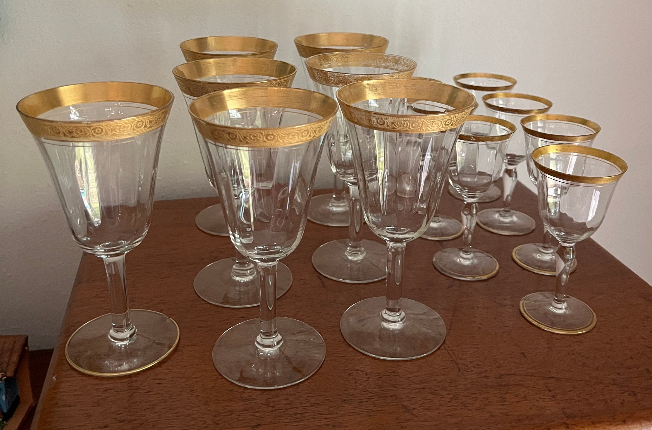 Shimmering Blue and Gold Wine Glass Set - Decorative Gift for