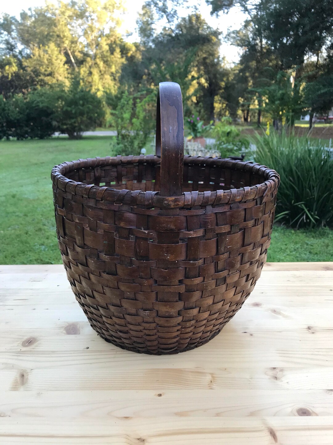 Basket, Gathering Basket, Egg Gathering Basket, Finger Hold Basket