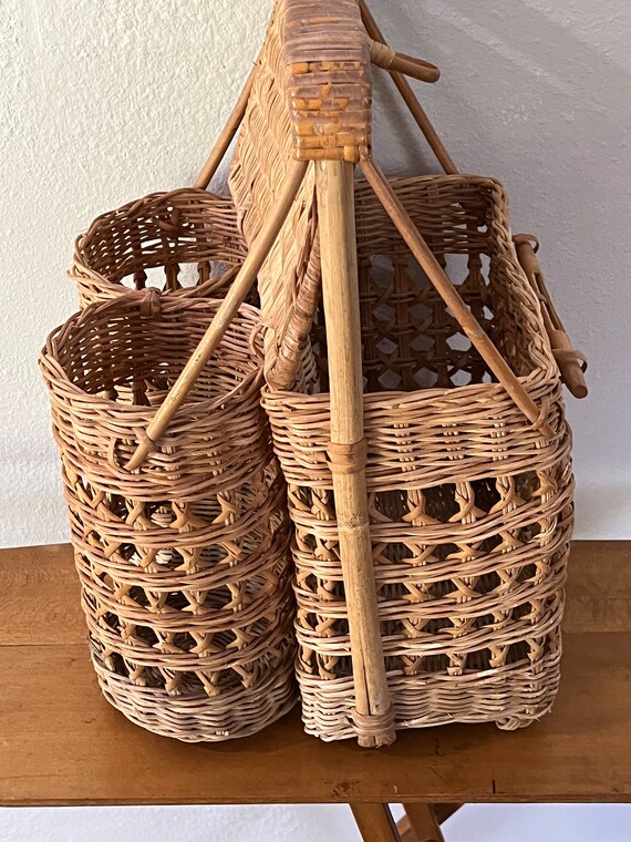 Rattan or Wicker Picnic Basket with 2 Wine or Whiskey… Gem