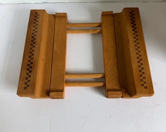 Pampered Chef Adjustable Wooden cooling rack/Expanding Trivet