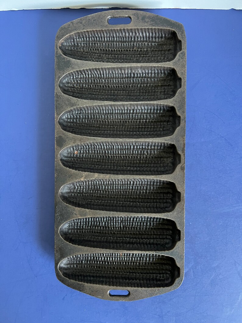 Lodge 27C Cast Iron Cornbread Corn Stick Muffin Pan 7 Ears Etsy
