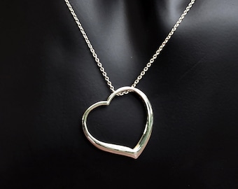 Collana con ciondolo a cuore aperto in argento sterling, 26 x 28 mm