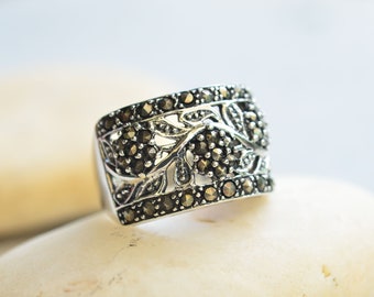 Sterling Silver Marcasite Ring: Art Nouveau Floral Design