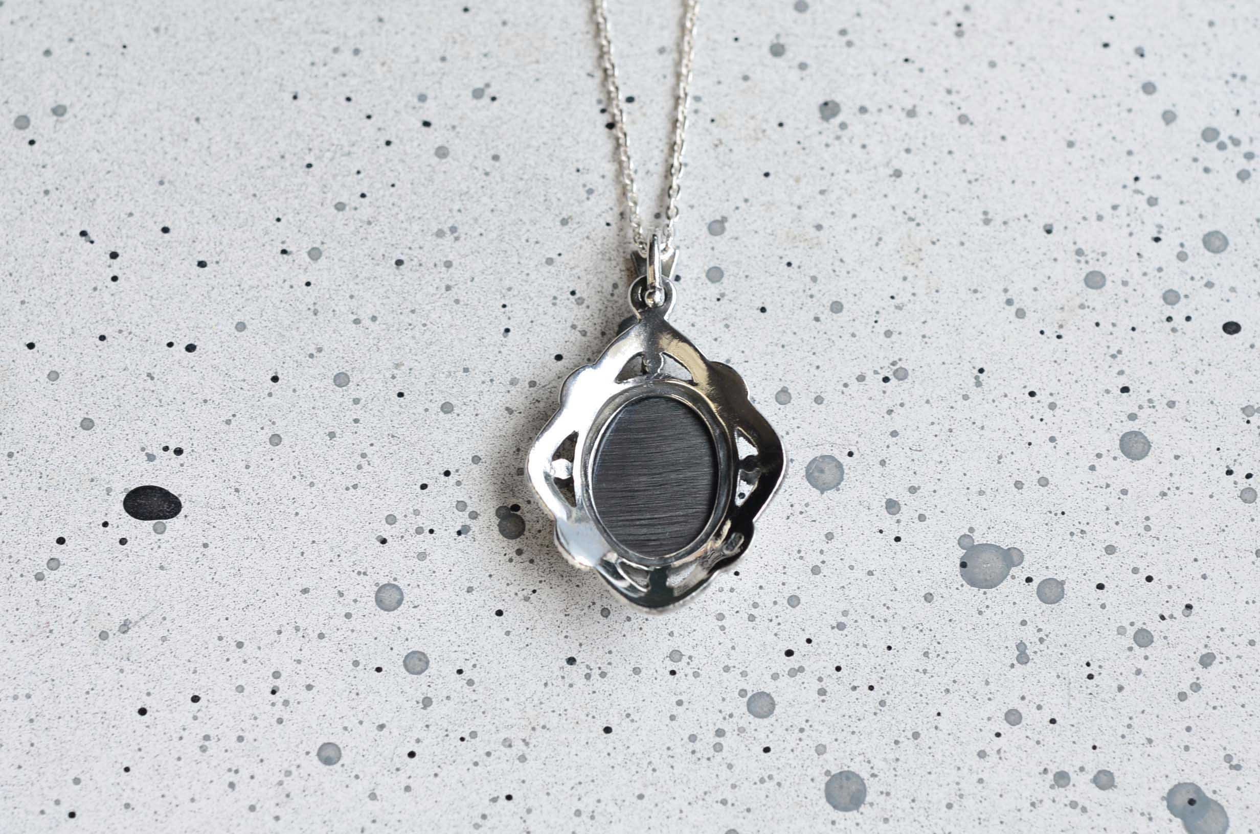 オニキスとマーカサイト、シルバーのペンダントトップ 1930年代 マーカ