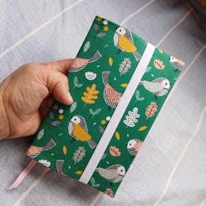 Fabric book cover for paperbacks, adjustable
