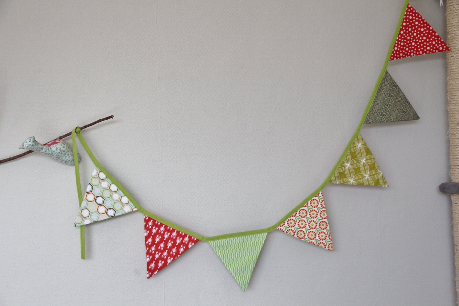 Guirlande de Fanions Dans Les Tons Verts et Rouges
