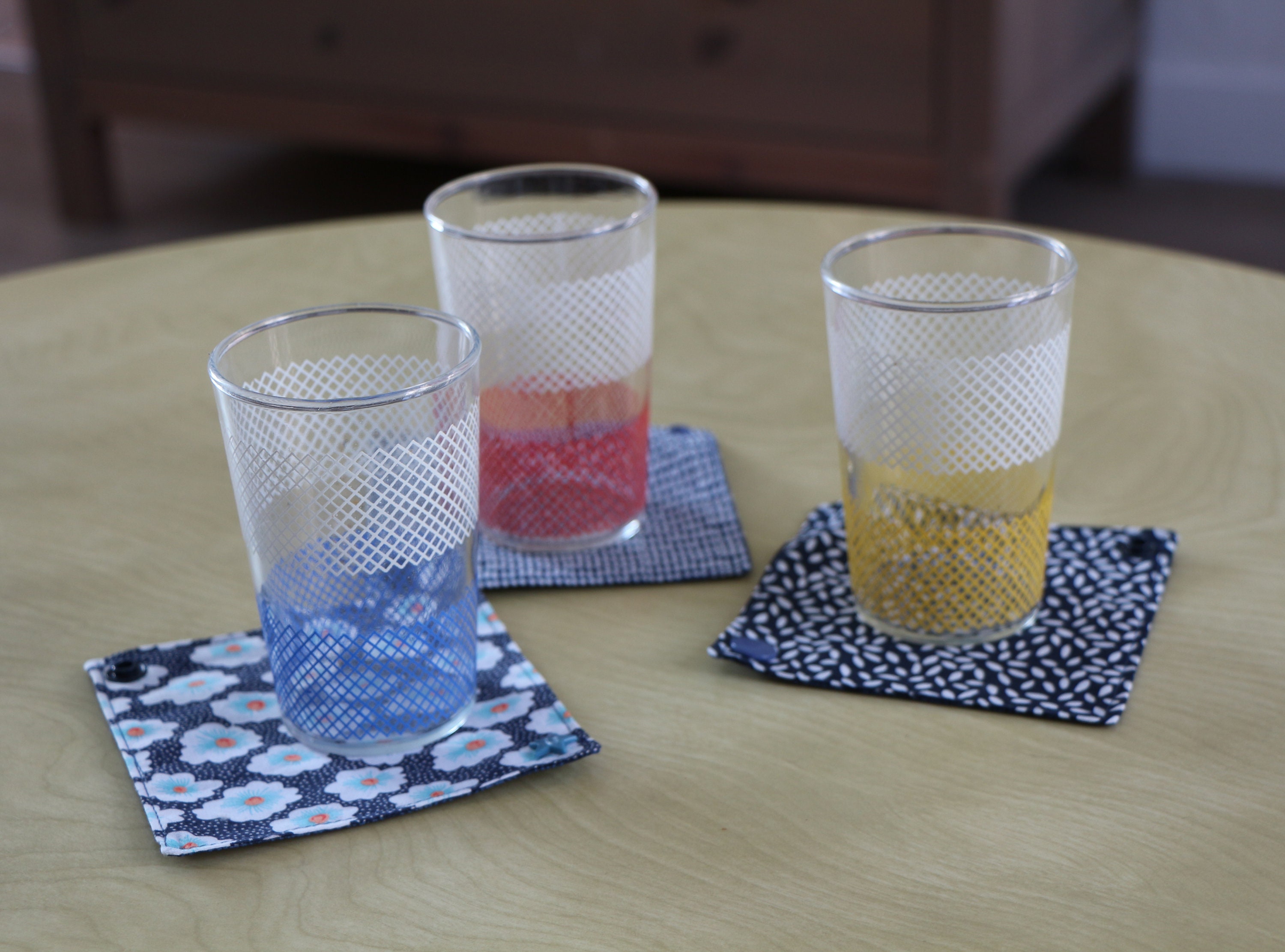 6 Dessous de Verre en Tissu Enduit et Coton Oekotex, Série Bleu Marine