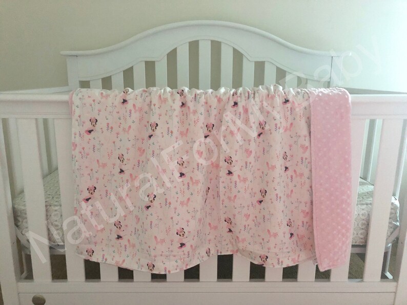 minnie mouse crib comforter